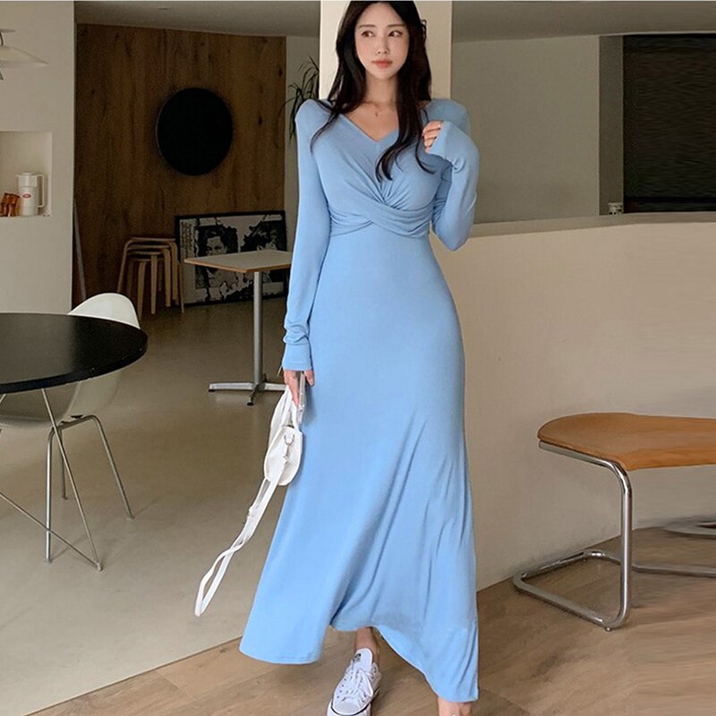 Long sleeve V-Neck knitted dress