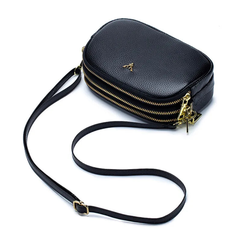 Woman Shoulderbag Shell Bag black