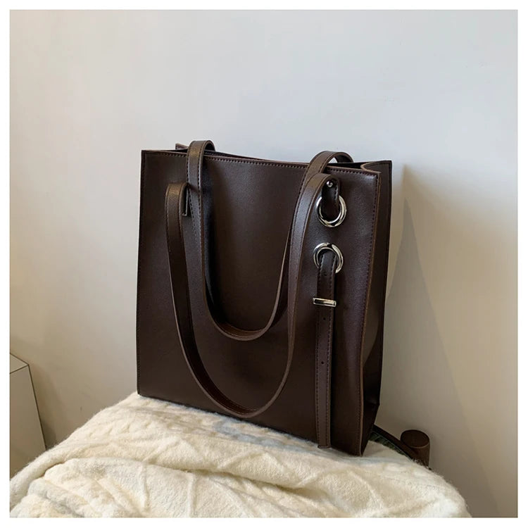 Large minimalistic tote Handbag