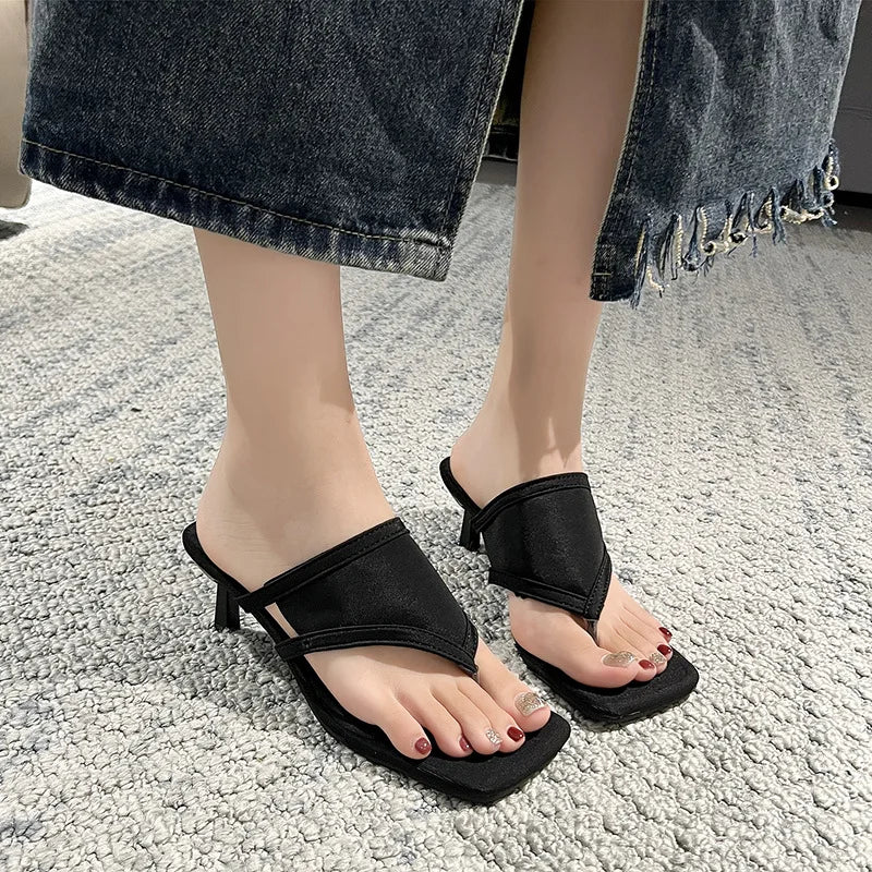 Toe post kitten heel sandals