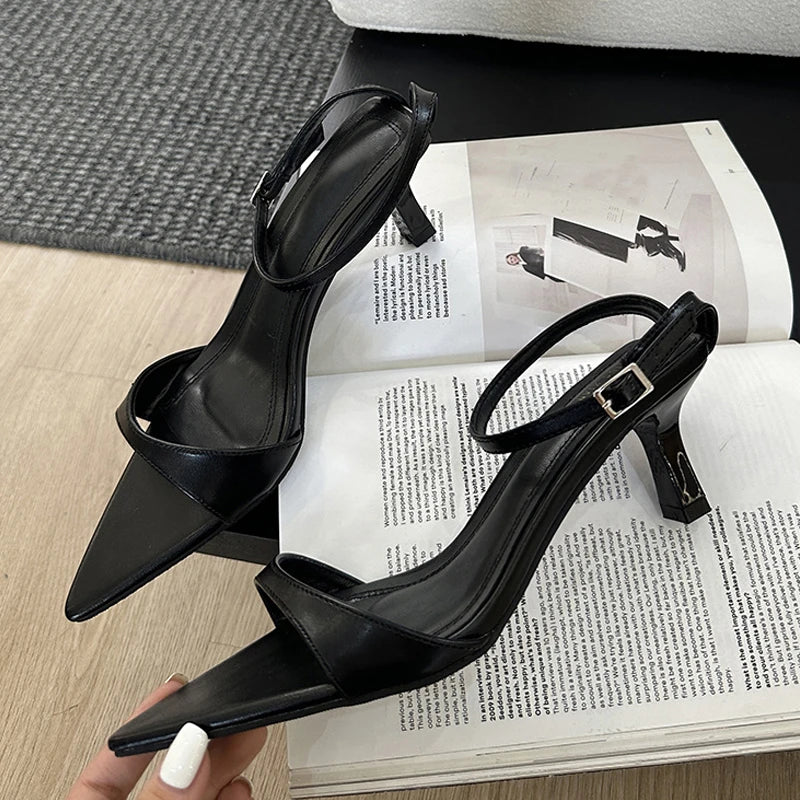 New Fashion Black White Sandals