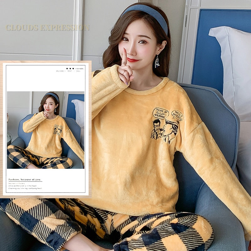 Winter Flannel Women's Pyjama Set