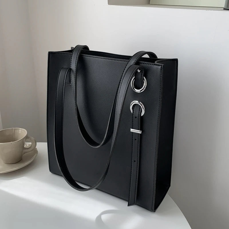 Large minimalistic tote Handbag