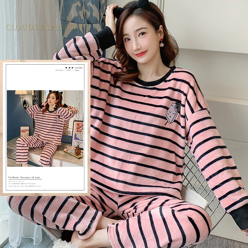 Winter Flannel Women's Pyjama Set