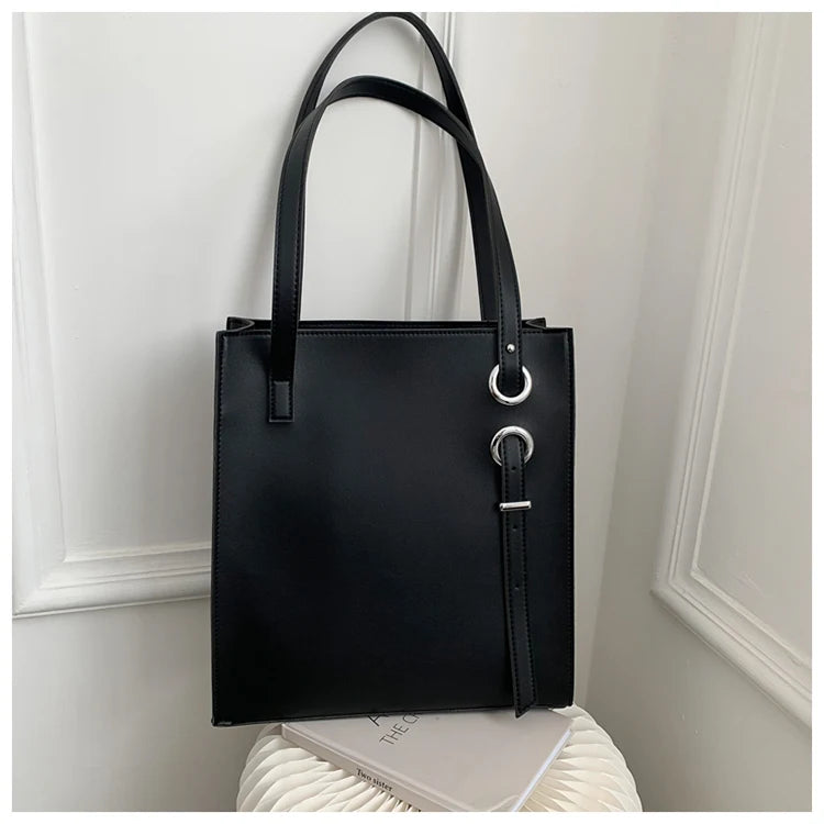 Large minimalistic tote Handbag