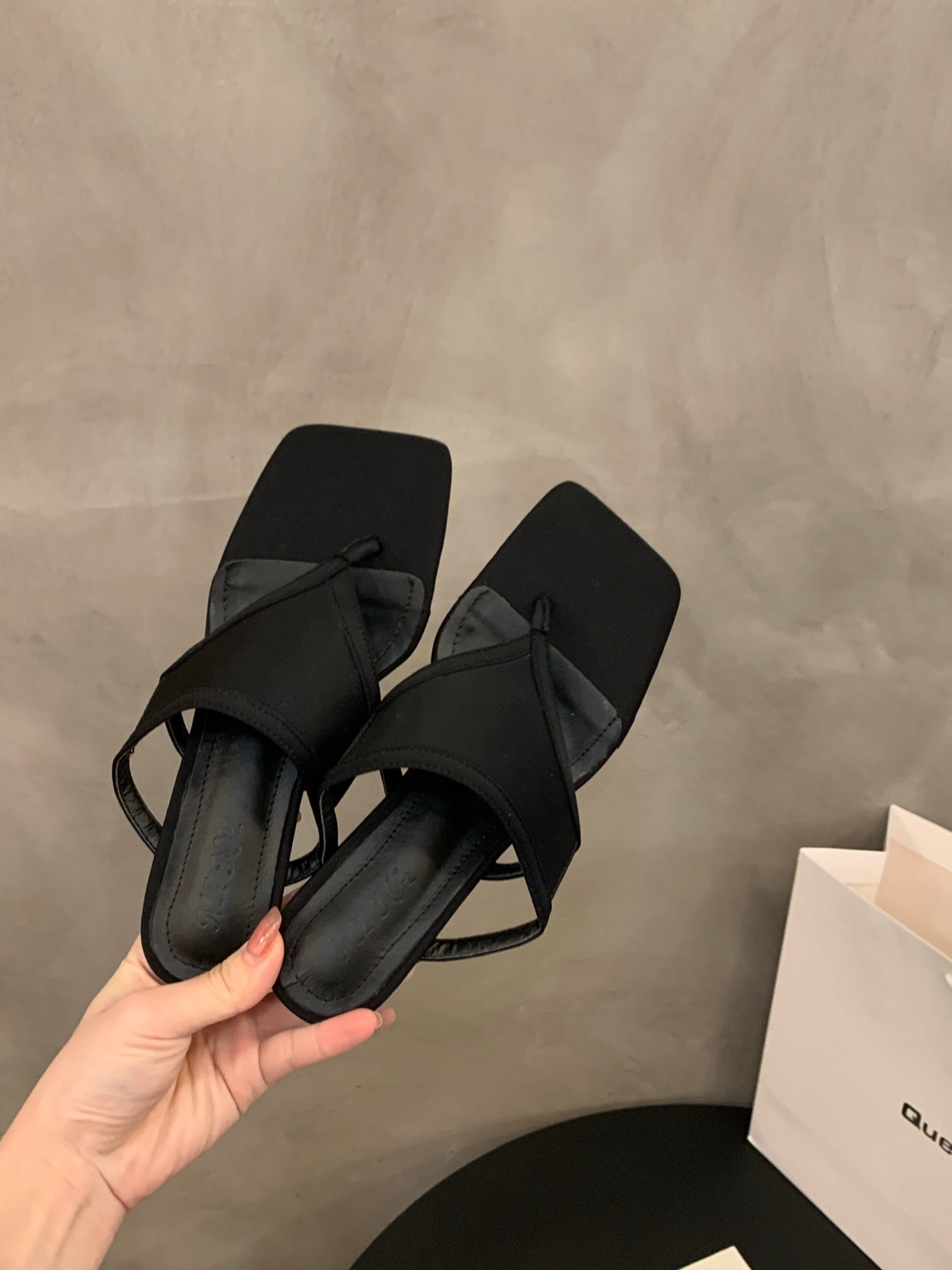 Flip Flop style heels open toe sandals Black