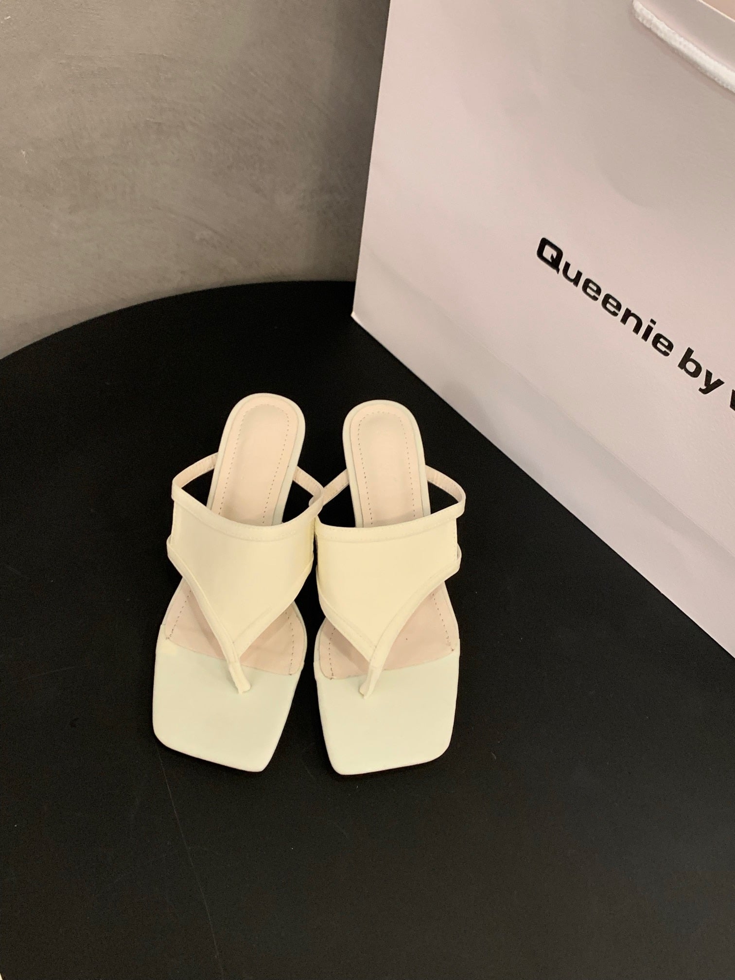 Flip Flop style heels open toe sandals White