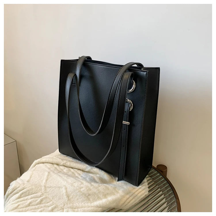 Large minimalistic tote Handbag