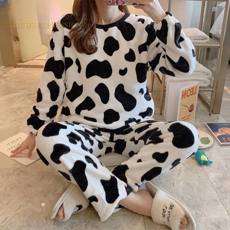 Winter Flannel Women's Pyjama Set