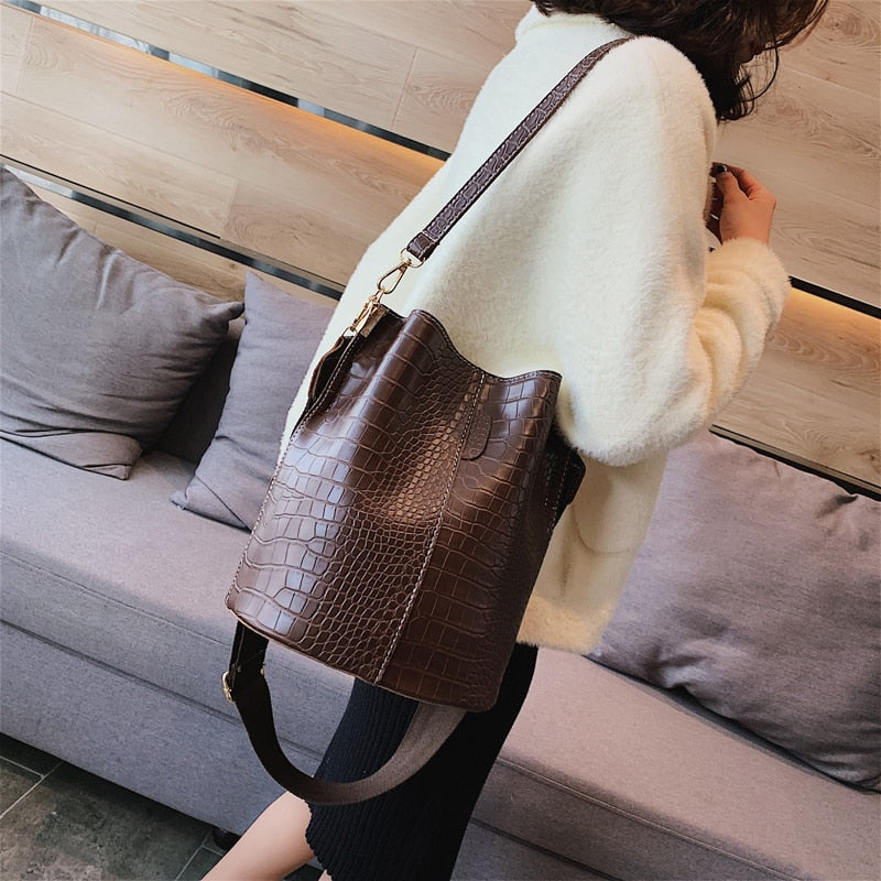 Vintage style Leather look Stone Pattern Handbag