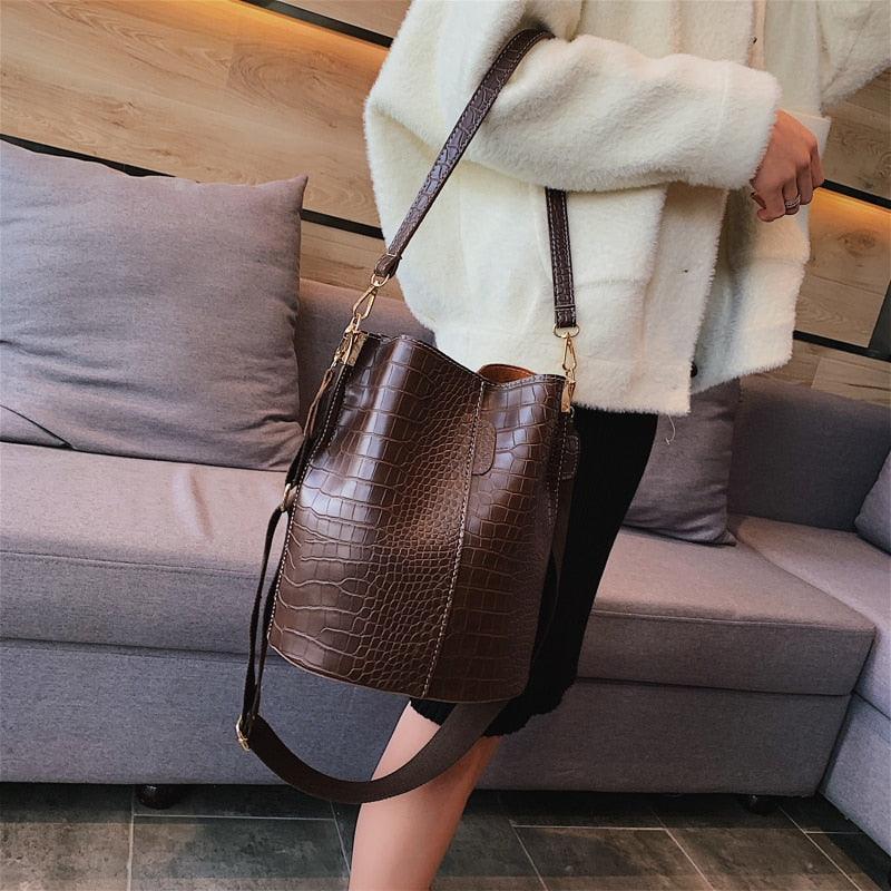 Vintage style Leather look Stone Pattern Handbag